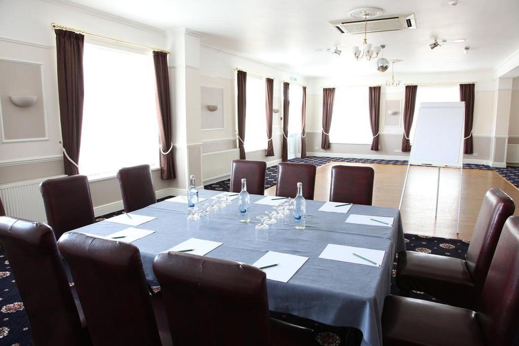 Cliff Head Hotel Carlyon Bay Exterior photo