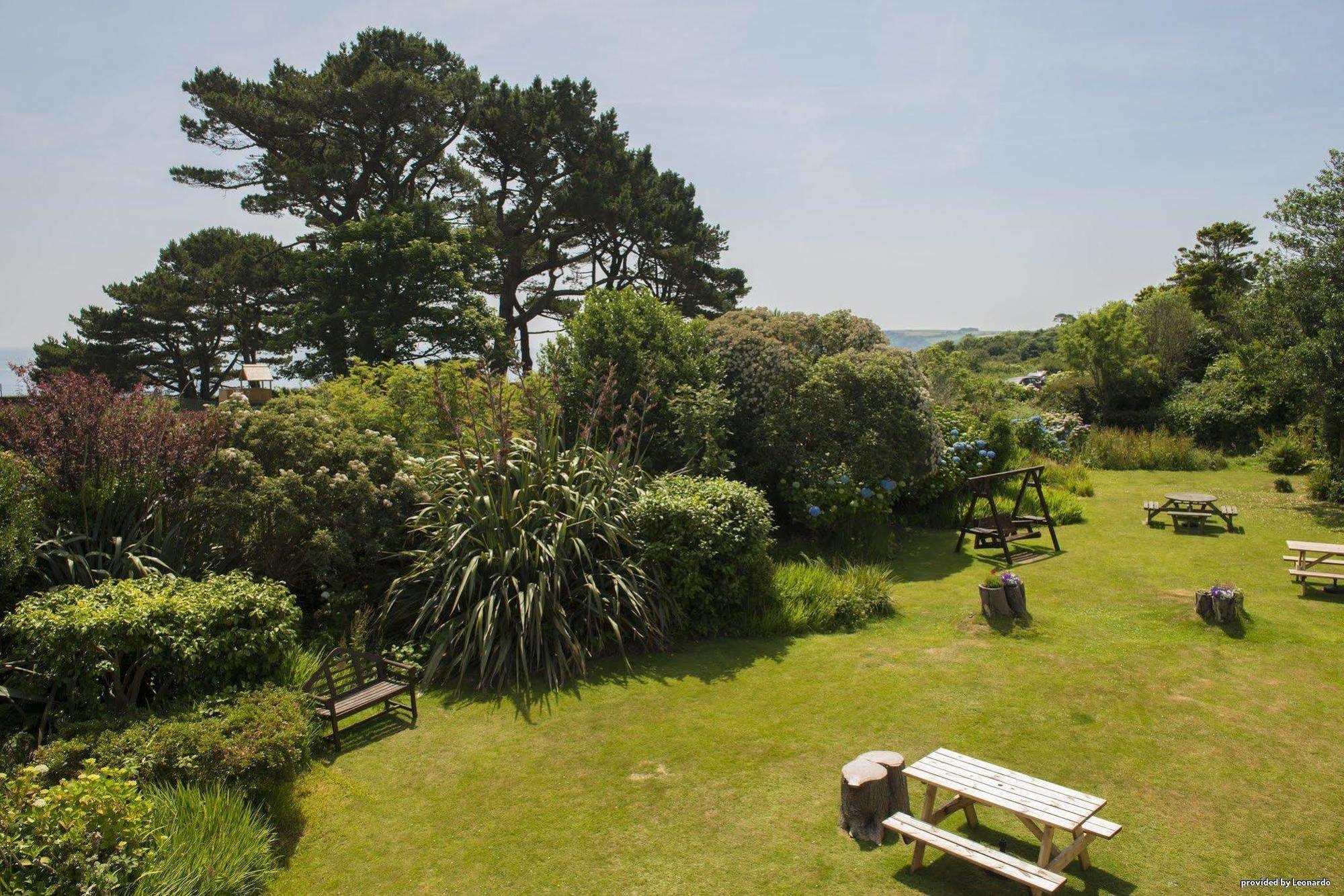 Cliff Head Hotel Carlyon Bay Exterior photo